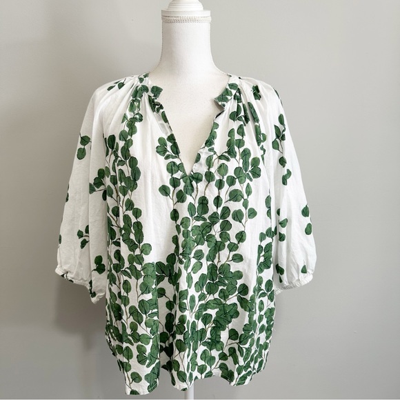 Tuckernuck Tops - Tuckernuck Womens Ros Garden Tuckernuck Blouse Size Small Green Leaf Vine Print